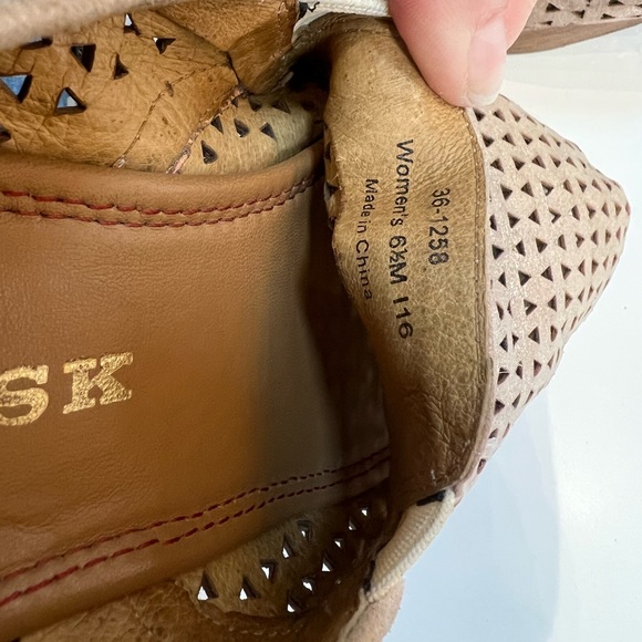 Trask 6.5 Ali Flats Perforated Suede Rose Metallic Slip On Shoes - Picture 6 of 8